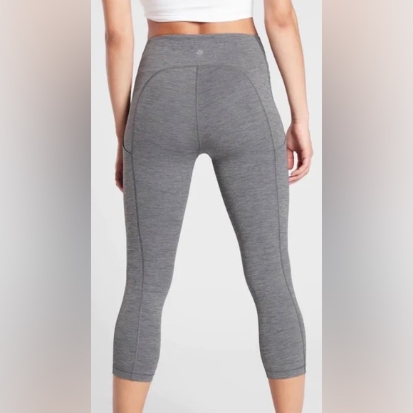 Athleta Ultimate Stash Pocket Capri XS - Picture 1 of 5